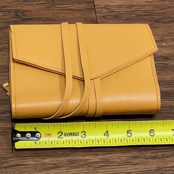 Glass Ladder Co Tech Organizer - Picture 4 of 4